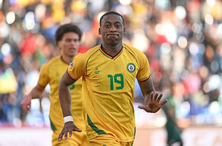 Motherwell Manager vows to keep Tawanda Maswanhise amid transfer interest